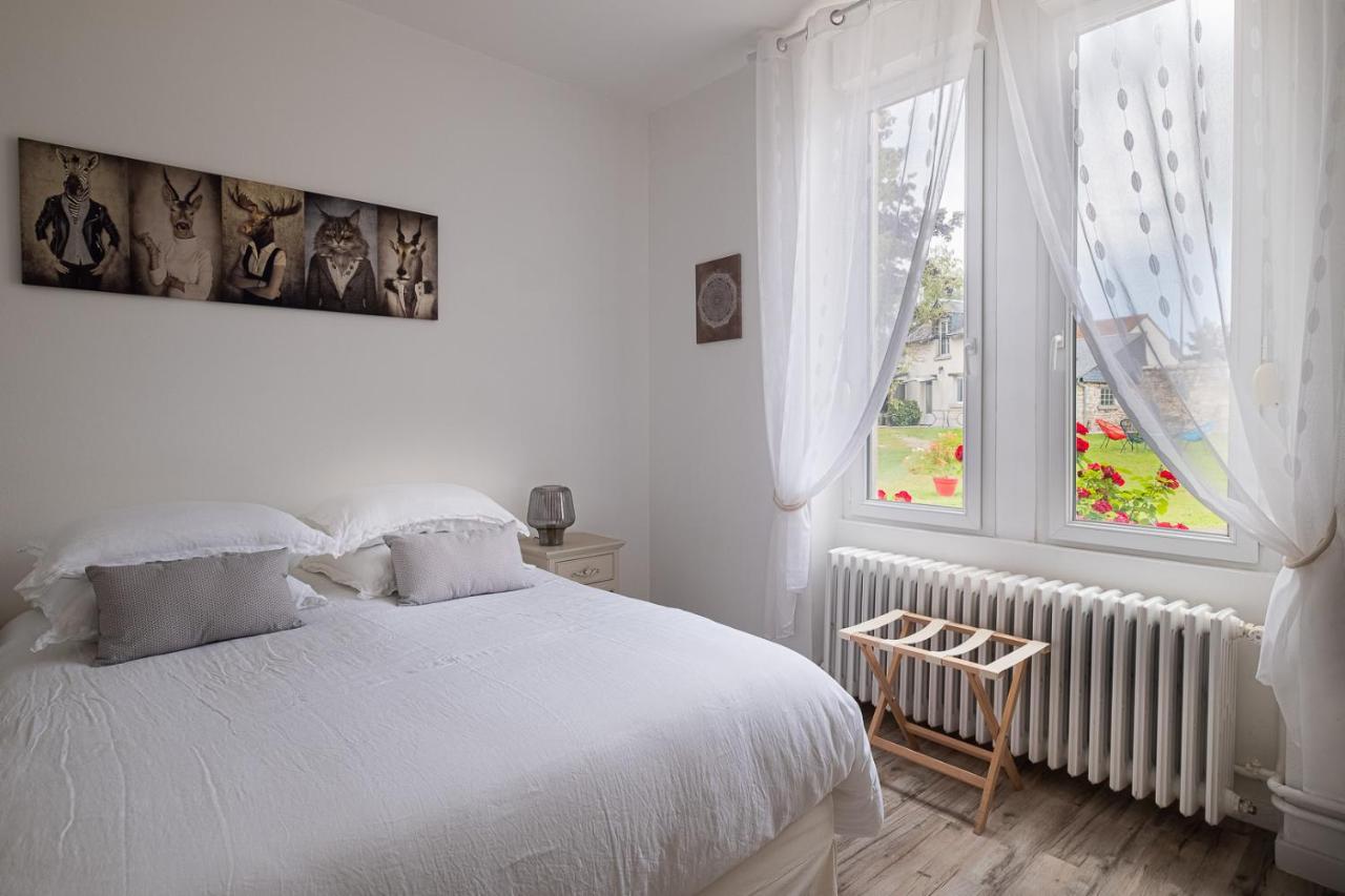 Готель Manoir Des Bertinieres Cravant-les-Coteaux Екстер'єр фото